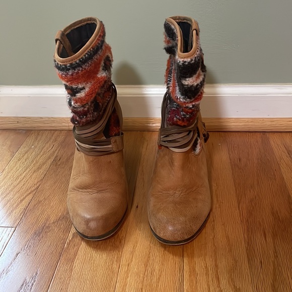 Steve Madden Western Booties - Picture 3 of 7